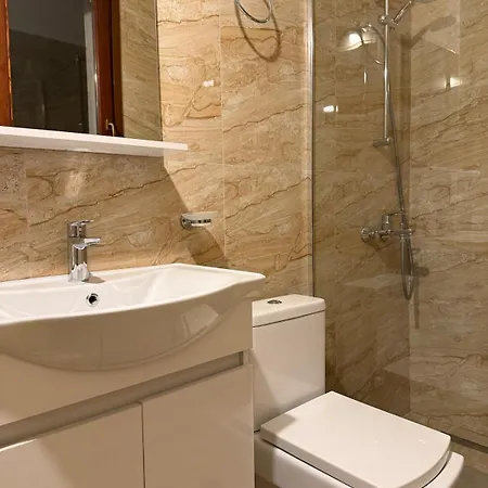 Zoo Luxury * Tirana