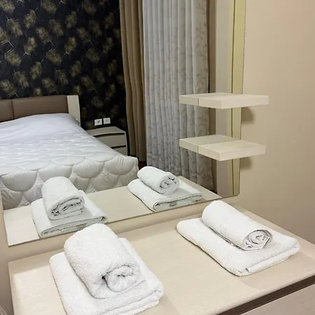 Zoo Luxury *
